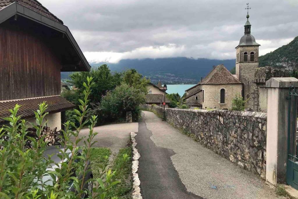 Tres Bel Appartement En Rez De Jardin, Talloires Exteriör bild