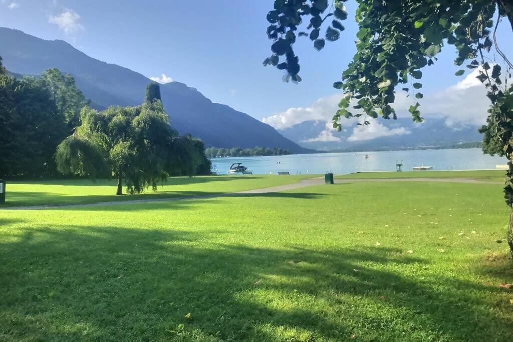 Tres Bel Appartement En Rez De Jardin, Talloires Exteriör bild